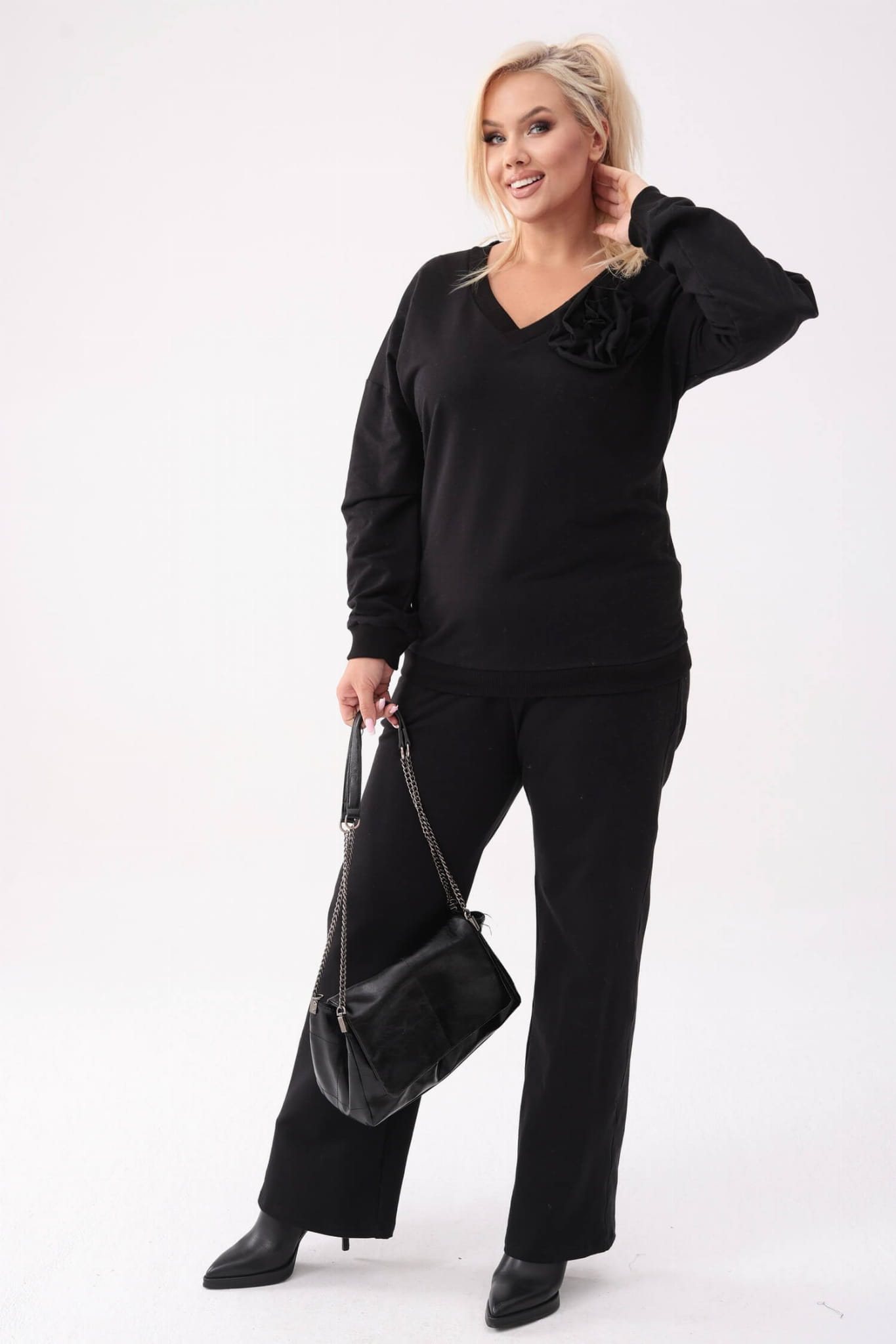 Bawełniany czarny komplet dresowy Comfy - bluza z różą + długie spodnie PLUS SIZE XXL OVERSIZE JESIEŃ