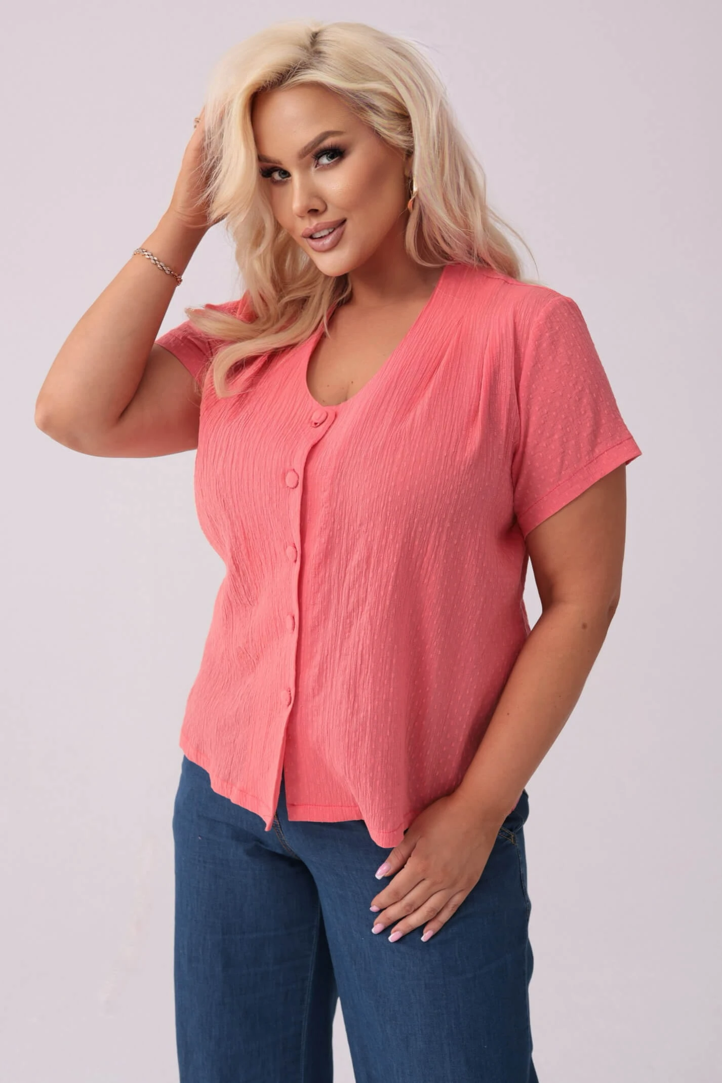 Klasyczna zapinana na guziki bluzka Nel w koralowym kolorze PLUS SIZE XXL OVERSIZE
