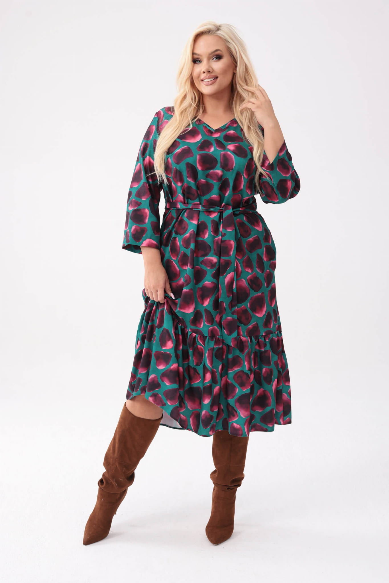 Oversize'owa sukienka Laura - stylowa propozycja z artystycznym wzorem PLUS SIZE XXL OVERSIZE