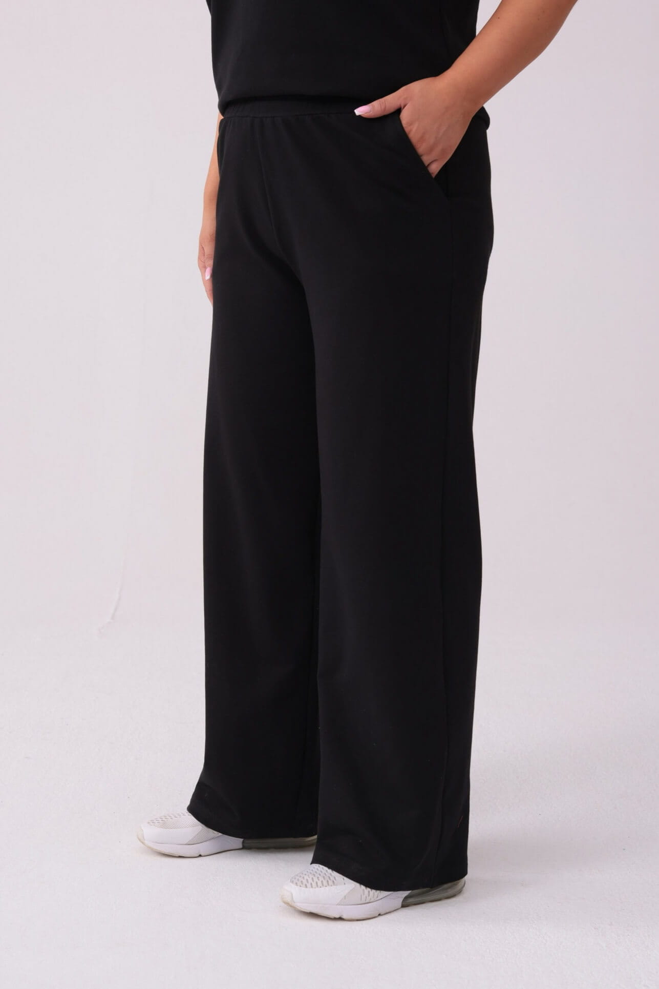 Długie czarne dresowe spodnie Nadia PLUS SIZE XXL