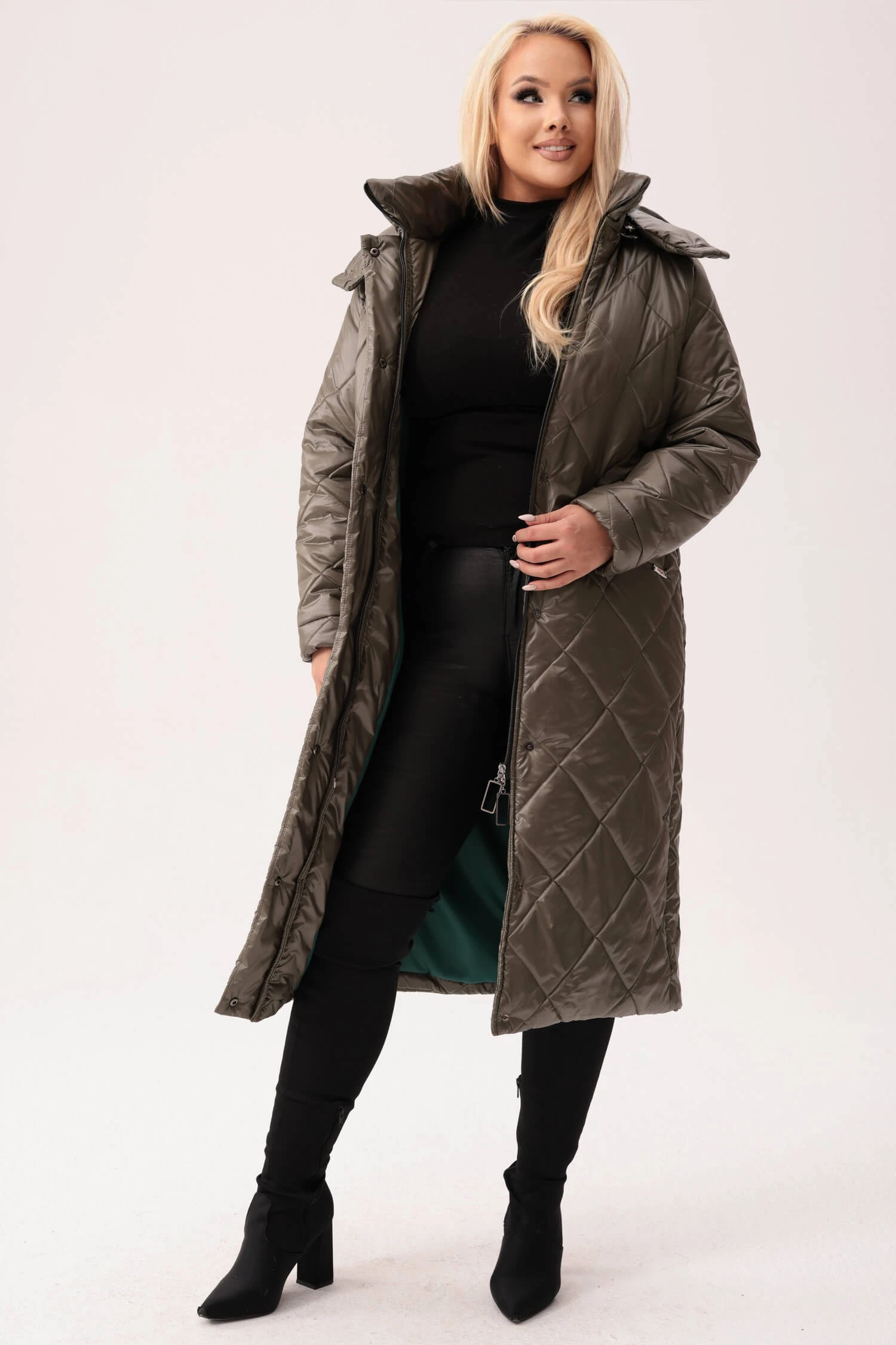 Pikowany płaszcz z kapturem Valentina w kolorze khaki - komfort i elegancja na chłodne dni PLUS SIZE XXL JESIEŃ ZIMA