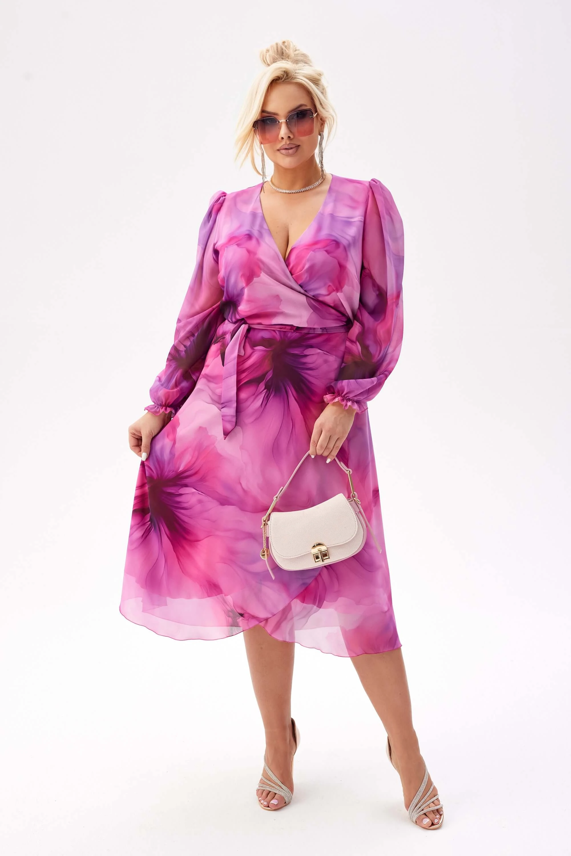 Elegancka sukienka Lilianna w odcieniach różu - zwiewność i romantyzm PLUS SIZE XXL