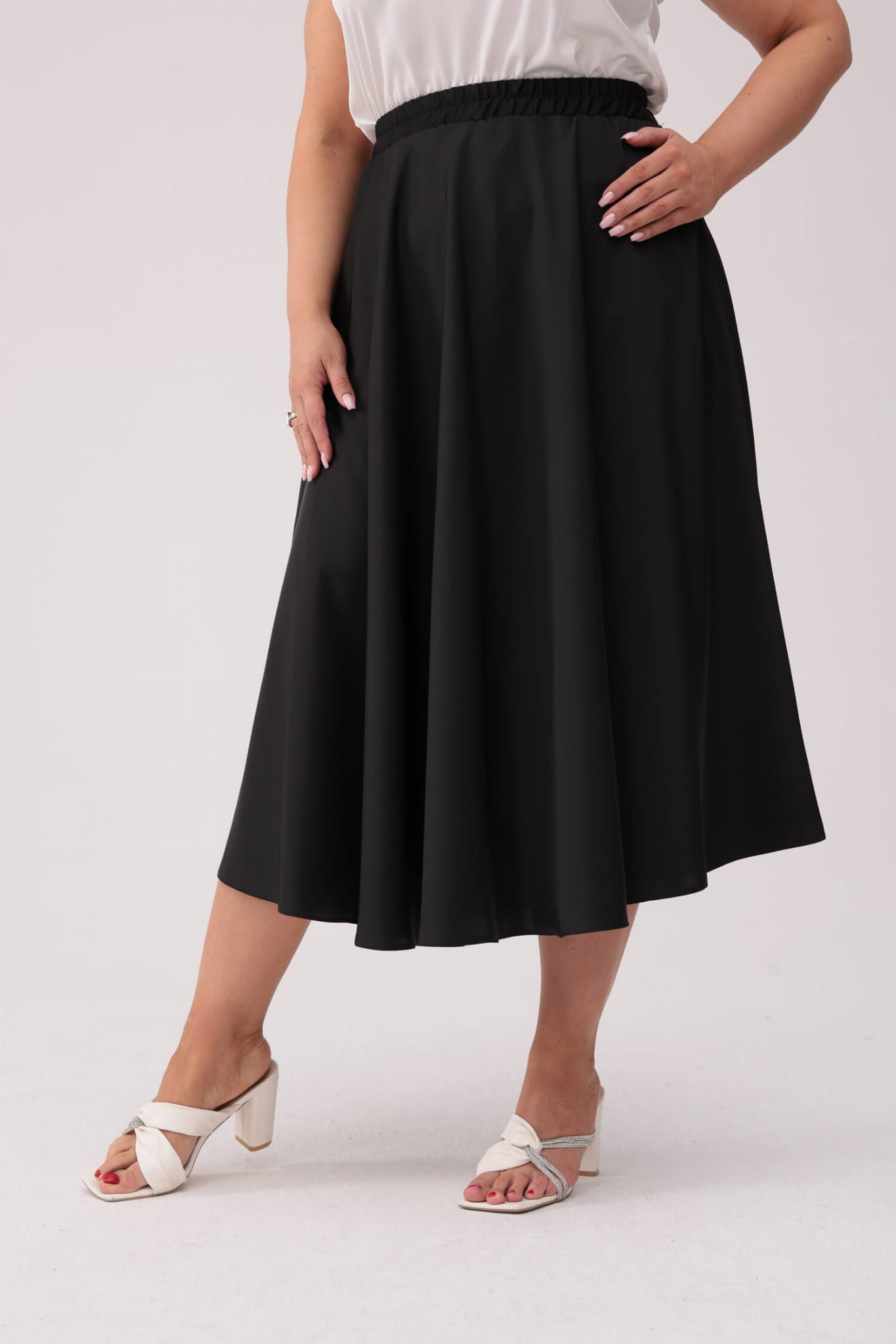 Czarna spódnica Aurora - satynowy blask PLUS SIZE XXL