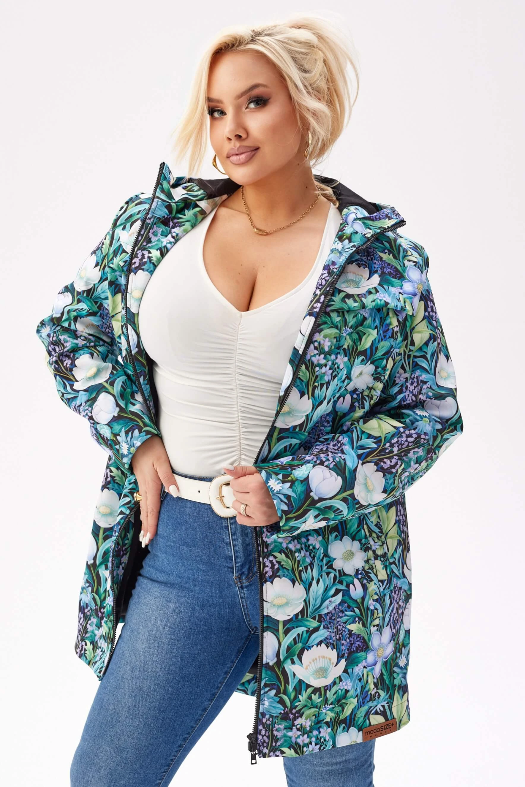 Lekka kurtka przejściowa SOFTSHELL z kapturem w kwiaty w odcieniach błękitu i zieleni OVERSIZE PLUS SIZE XXL
