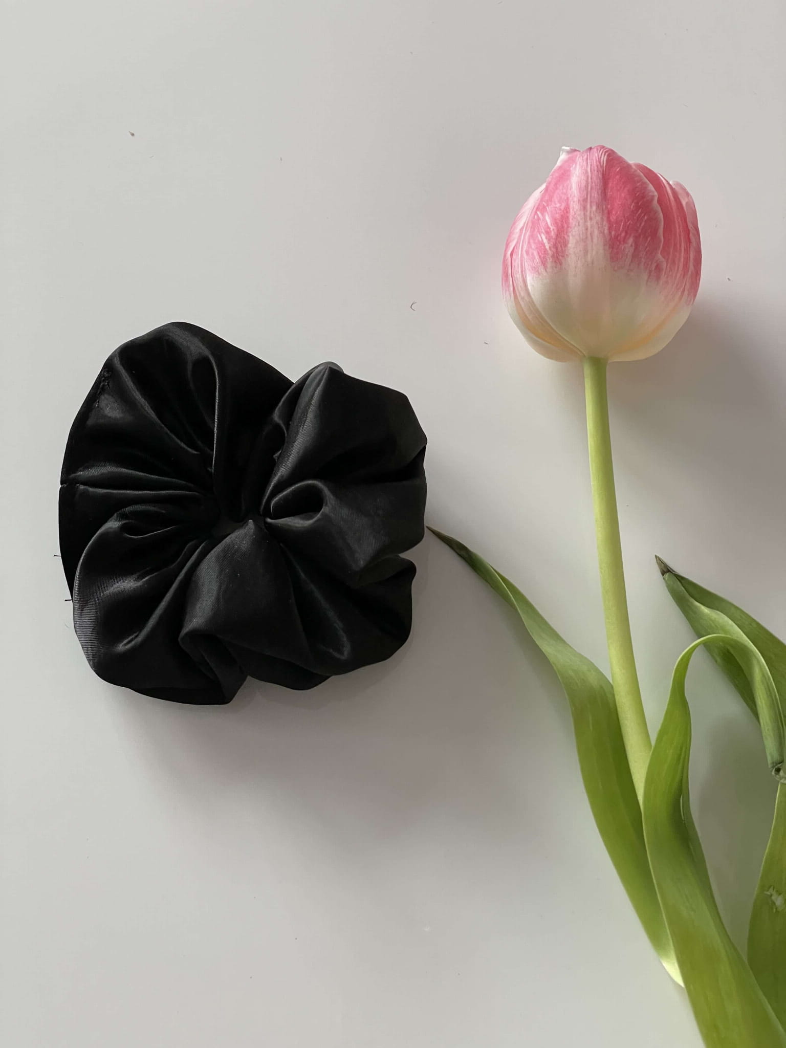 Czarna satynowa gumka do włosów XXL OVERSIZE WIOSNA