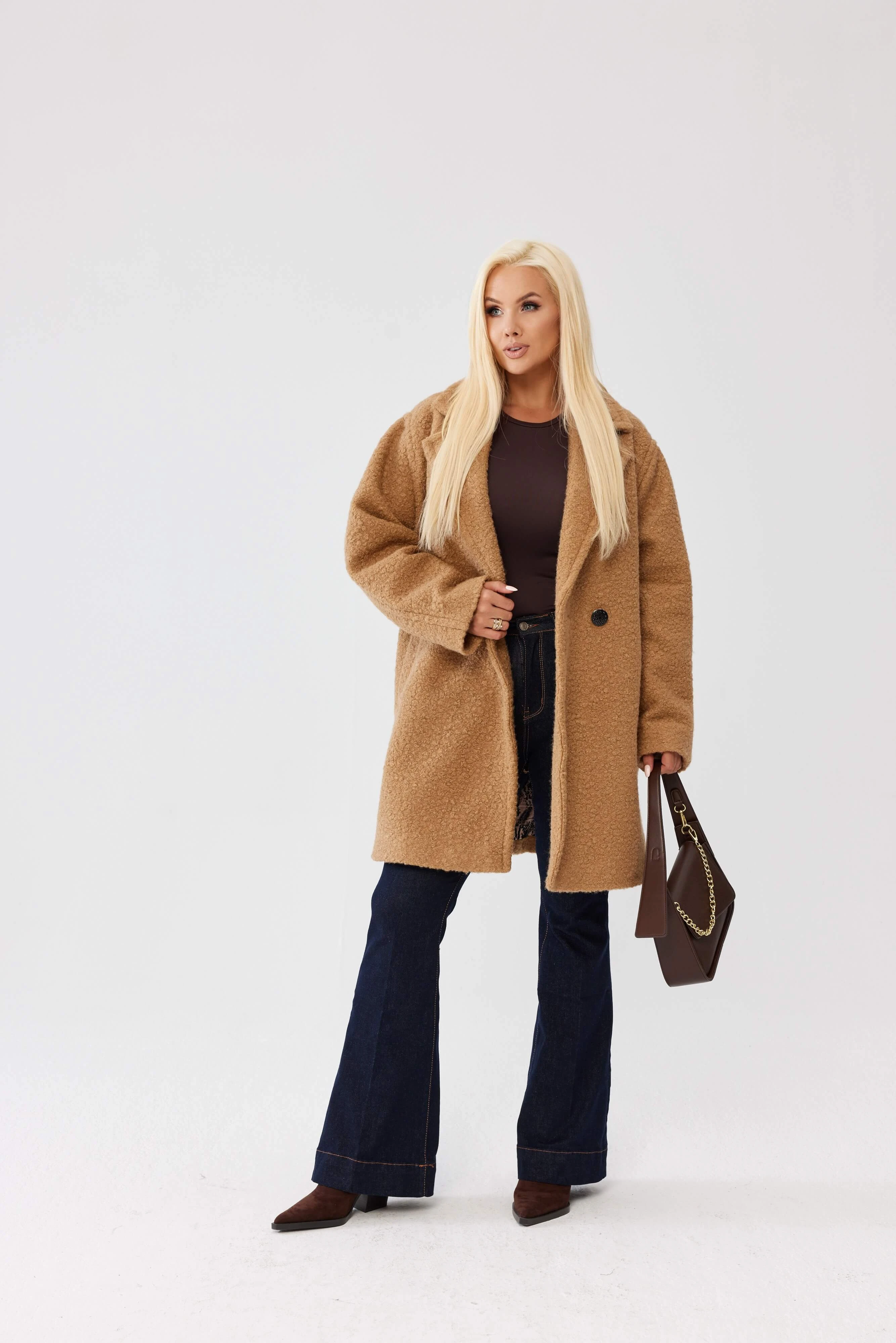 Karmelowy damski płaszcz Isabella z tkaniny bukla - elegancja i komfort PLUS SIZE XXL OVERSIZE JESIEŃ