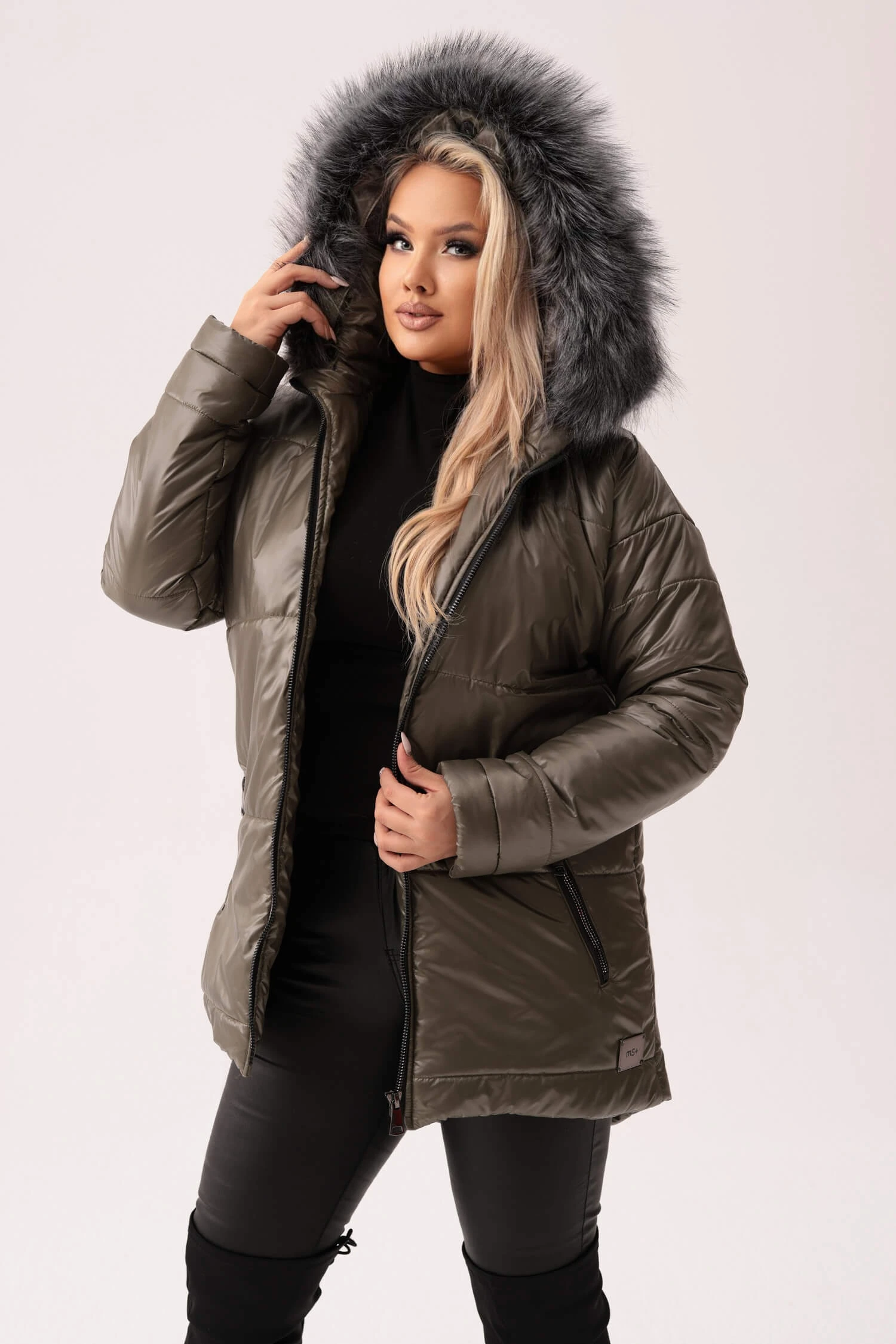Ocieplona kurtka Mela z futerkiem w kolorze khaki PLUS SIZE XXL OVERSIZE JESIEŃ ZIMA