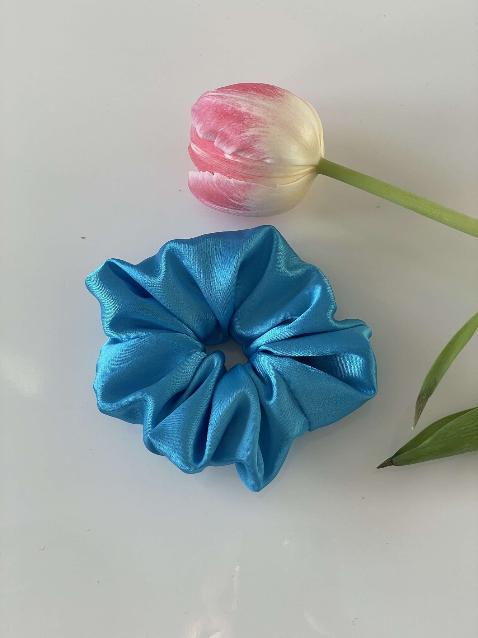 Niebieska satynowa gumka do włosów XXL OVERSIZE WIOSNA