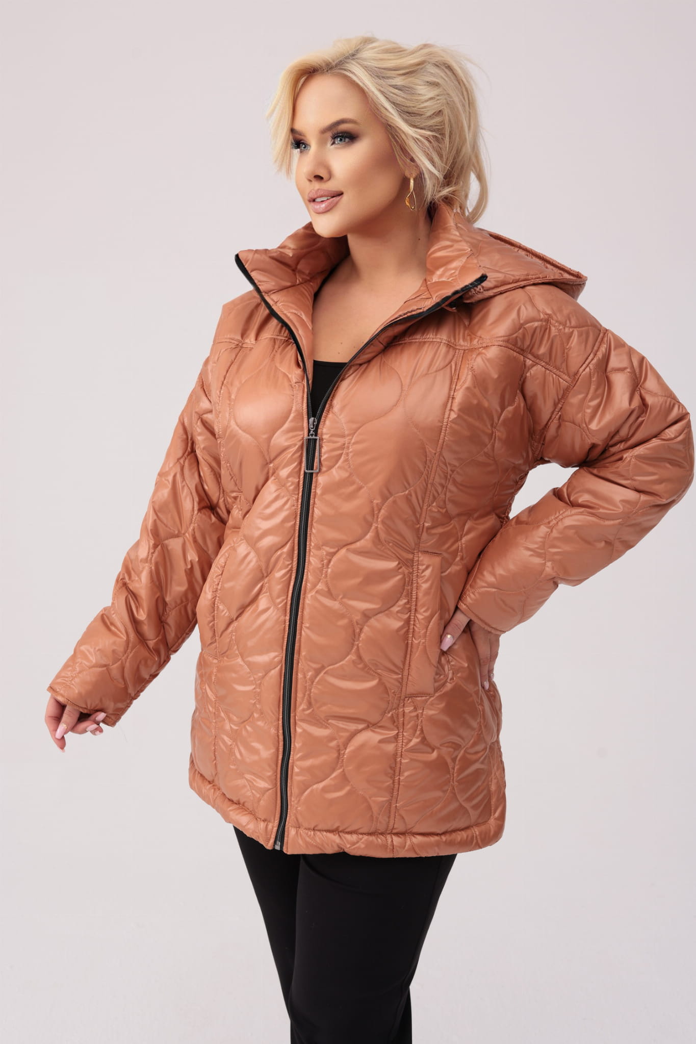 Pikowana jesienna brązowa kurtka Martyna z kapturem PLUS SIZE XXL JESIEŃ