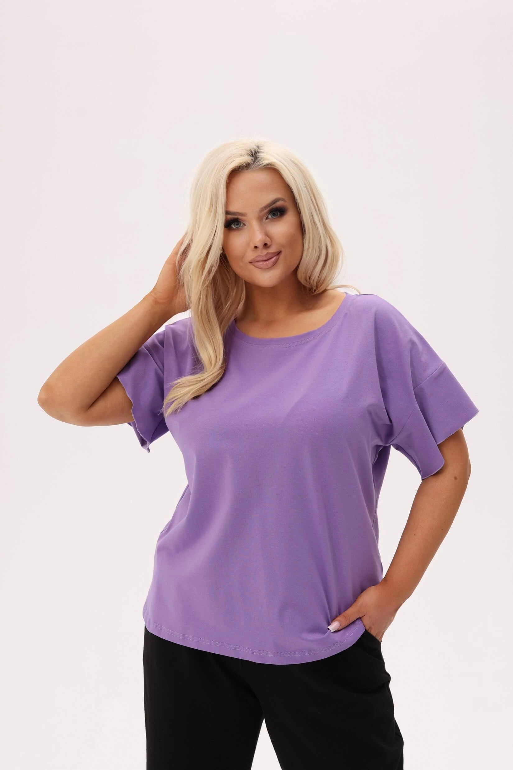Basicowa bluzka Fala w kolorze pastelowego fioletu z falującym rękawem PLUS SIZE XXL OVERSIZE