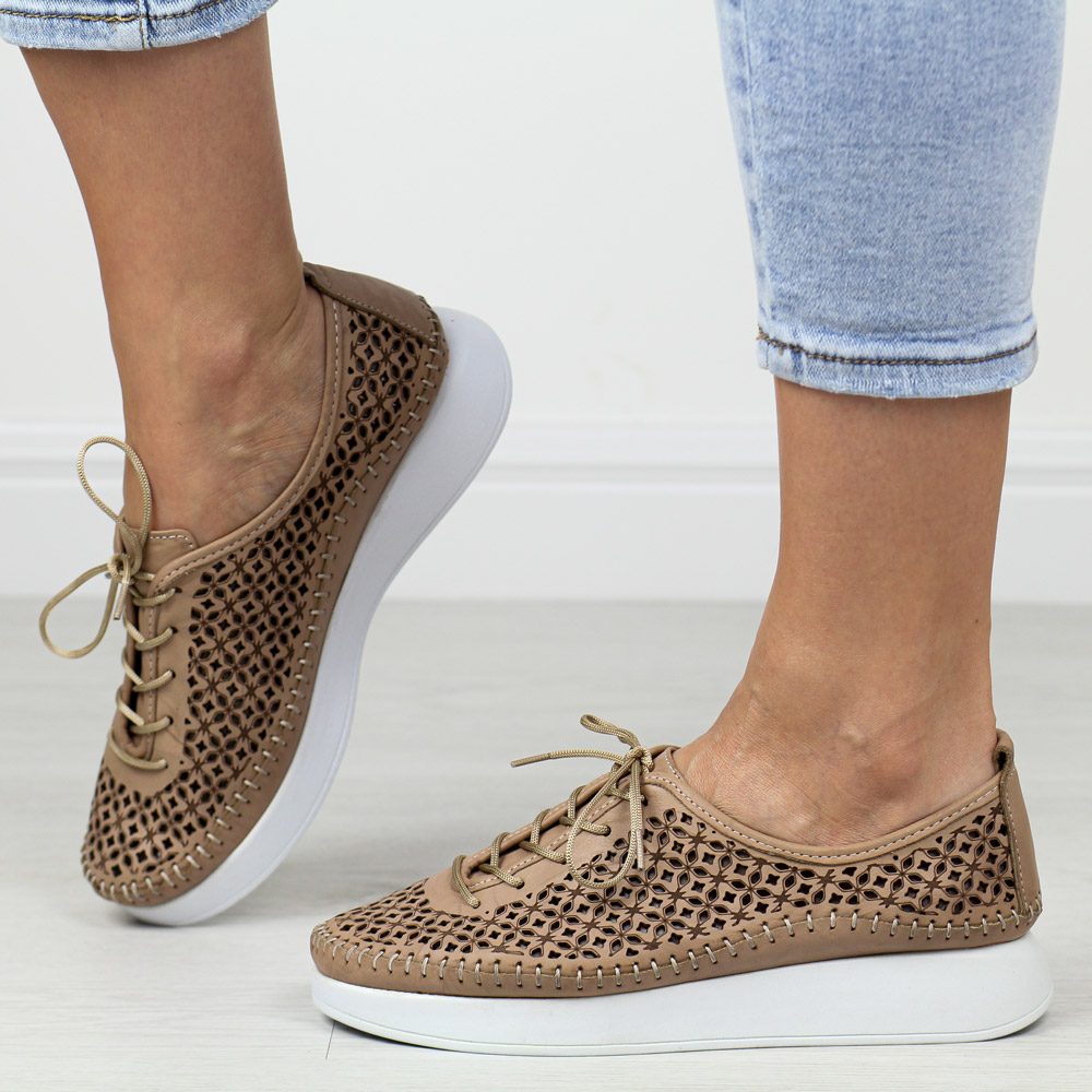 Beżowe skórzane półbuty damskie T.Sokolski 714