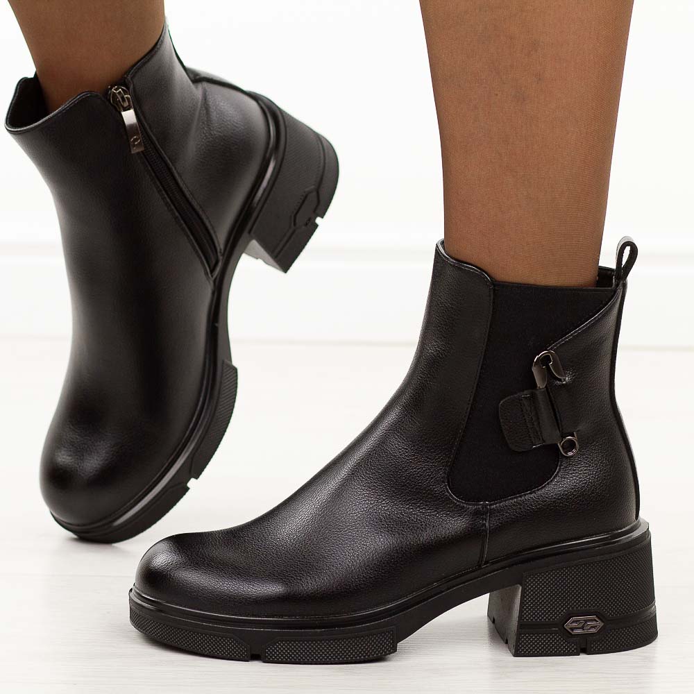 Czarne botki damskie na obcasie Potocki 12698