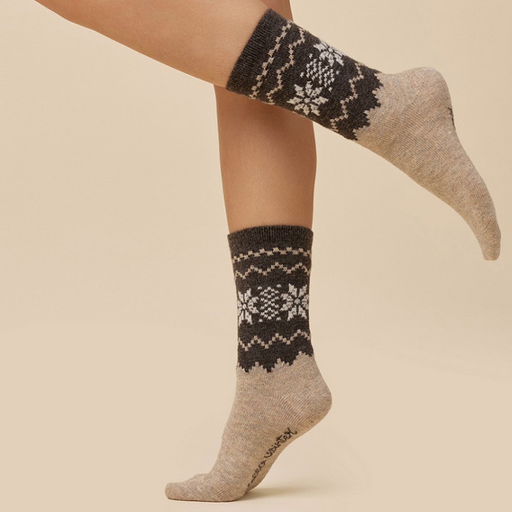 Wełniane skarpetki damskie Gabriella 1210 wzór skandynawski