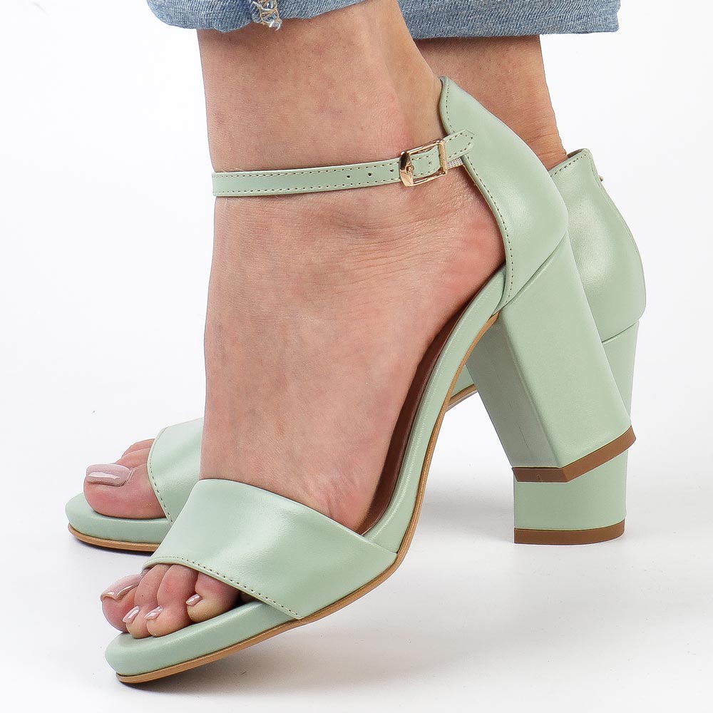 Miętowe skórzane Polskie sandały damskie słupku z zakryta pietą Deoni D503