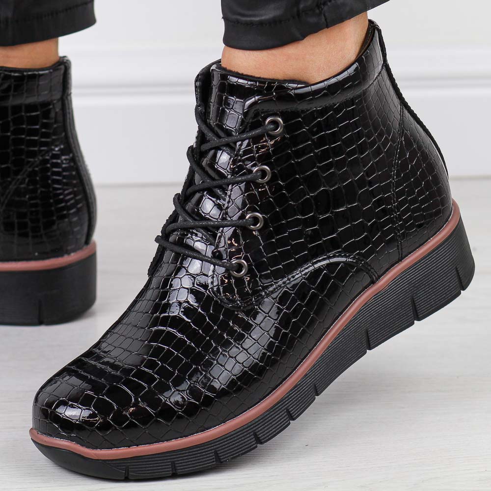 Czarne botki damskie na koturnie Filippo Dbt3169/25 Skóra Lakier