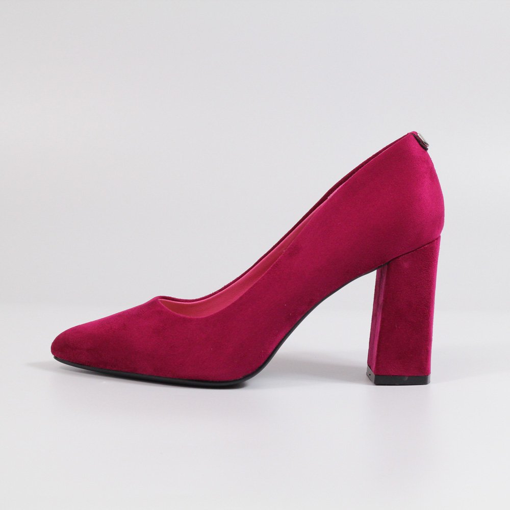 Zamszowe czółenka damskie fuksja na słupku SERGIO LEONE PB216