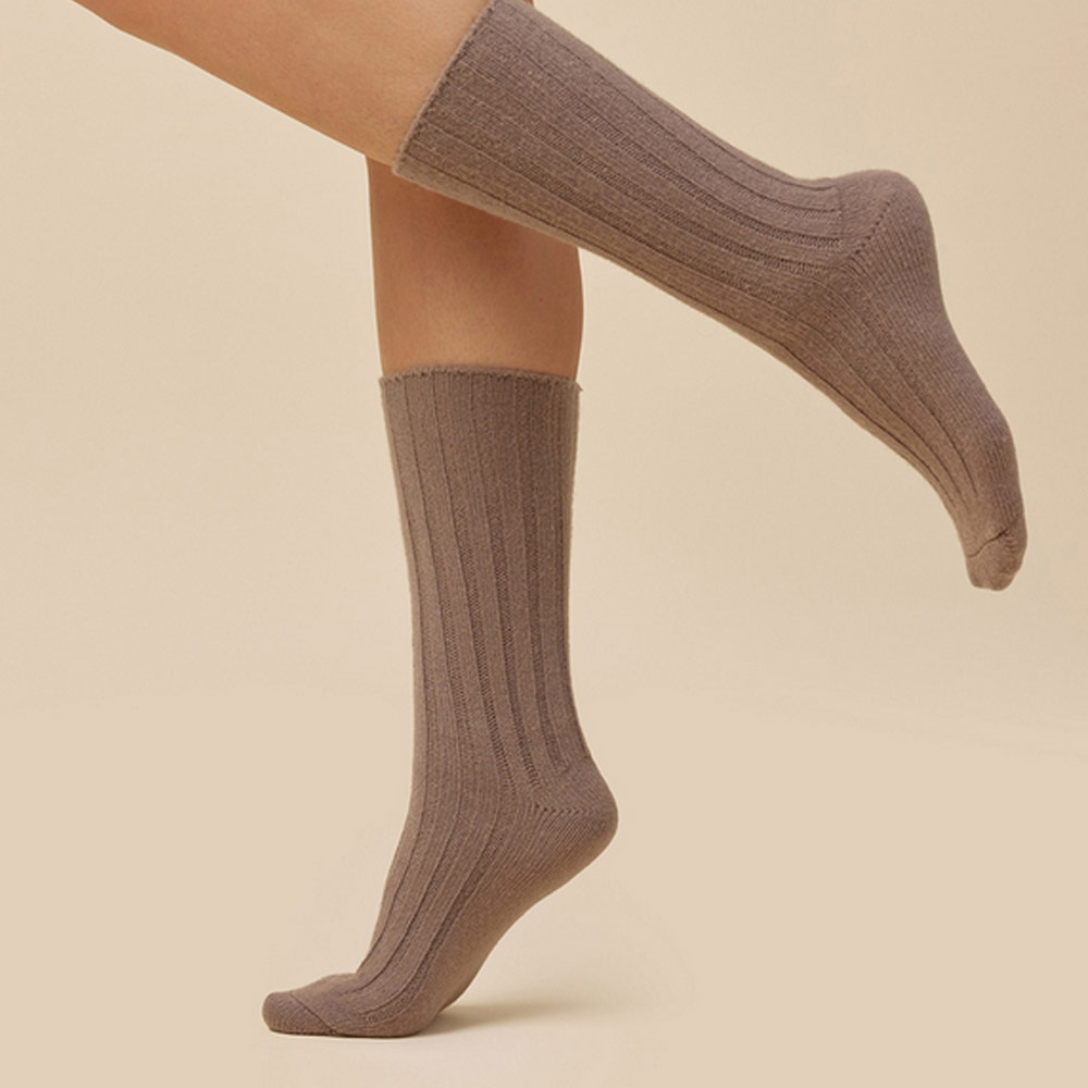 J.brązowe skarpetki damskie Gabriella wełna merino 1214