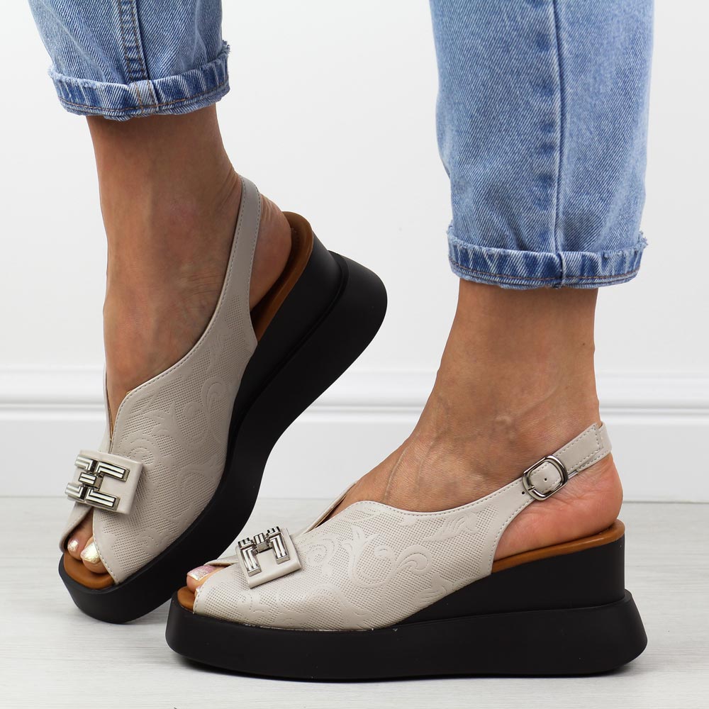 Beżowe sandały damskie na koturnie M.Daszyński Sa209-7