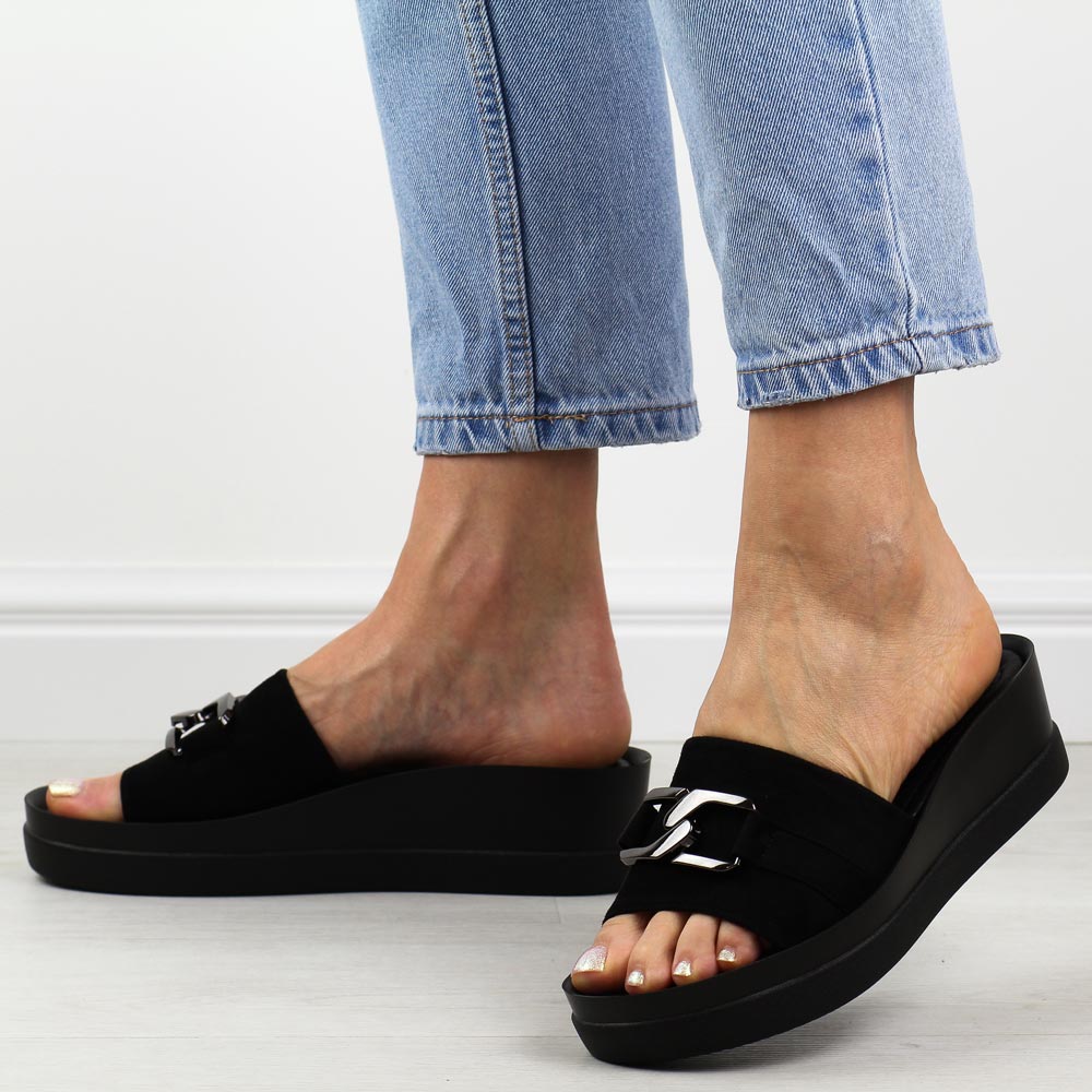 Czarne klapki damskie na platformie Potocki 21326