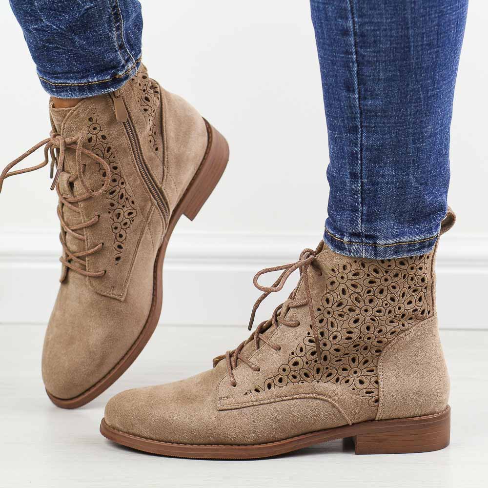 Beżowe jesienne zamszowe ażurowe botki damskie S.Barski 136