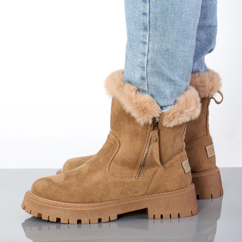 Beżowe zimowe zamszowe botki damskie na traperze Vinceza 19450