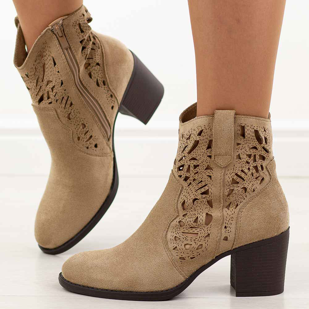 Beżowe botki damskie na słupku M.Daszyński Sa250-5