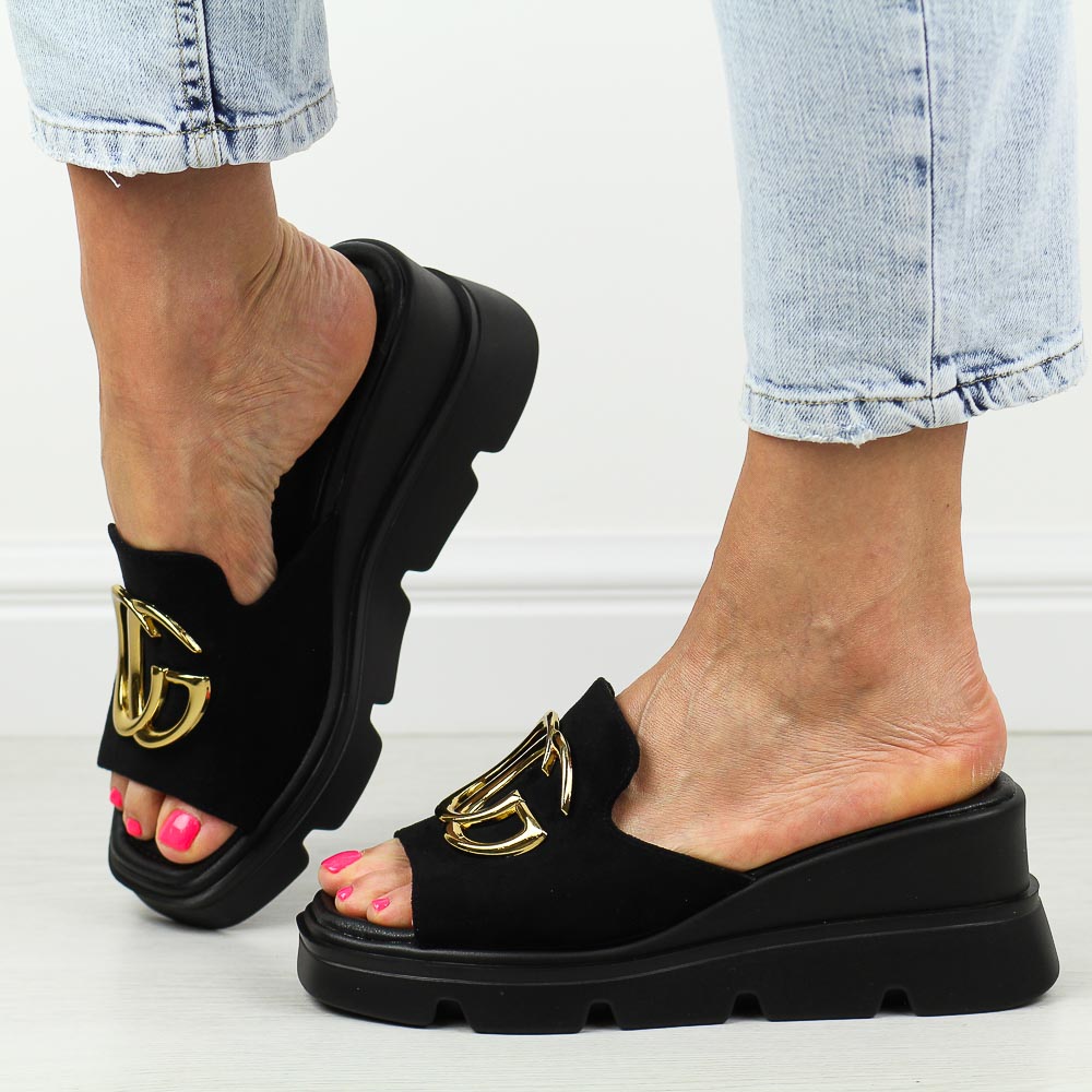 Czarne klapki damskie na koturnie Vinceza 58295