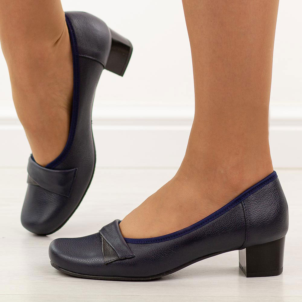 Granatowe Polskie czółenka damskie Gregors 567