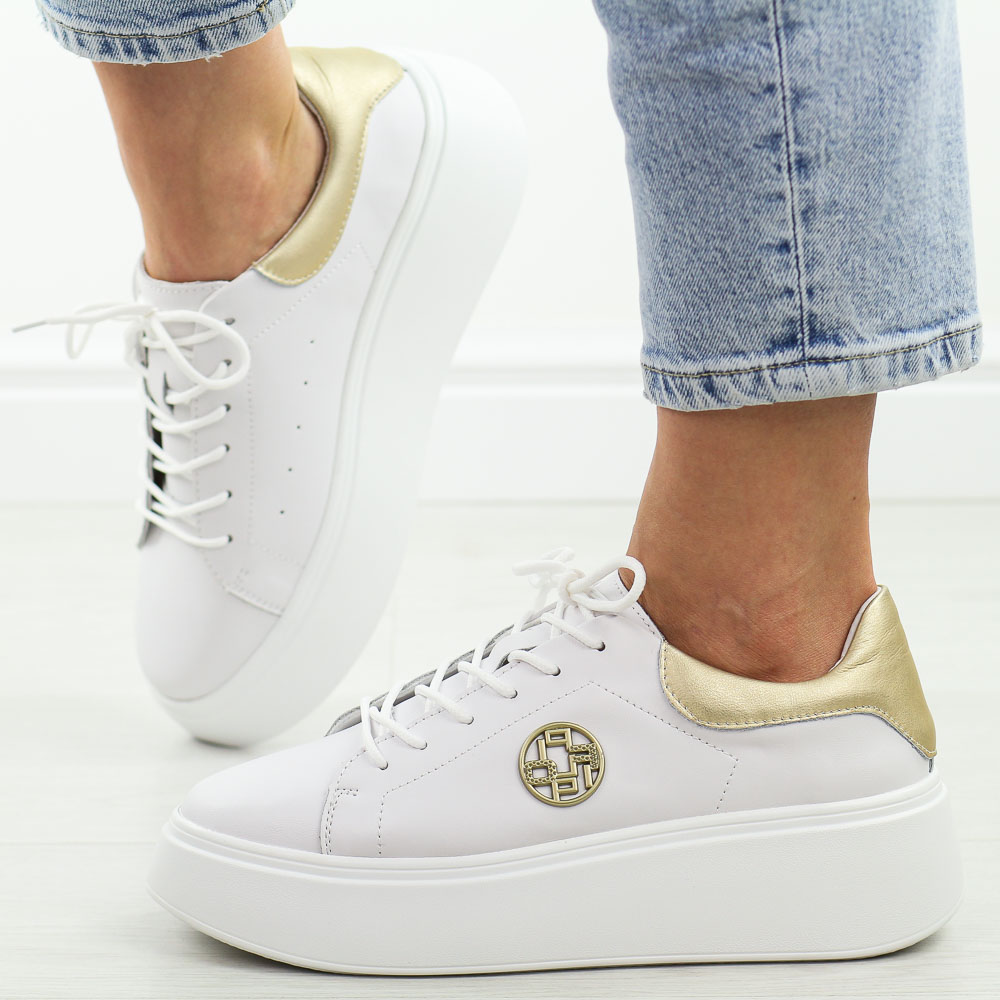 Białe skórzane sneakersy damskie na platformie Filippo Dp6058/25