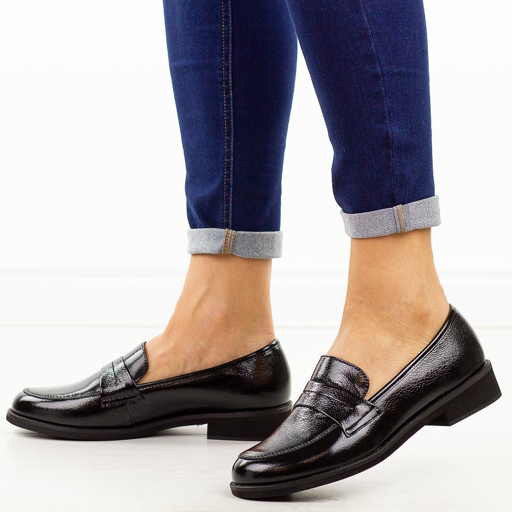 Czarne lakierowane skórzane mokasyny damskie Sergio Leone 25112