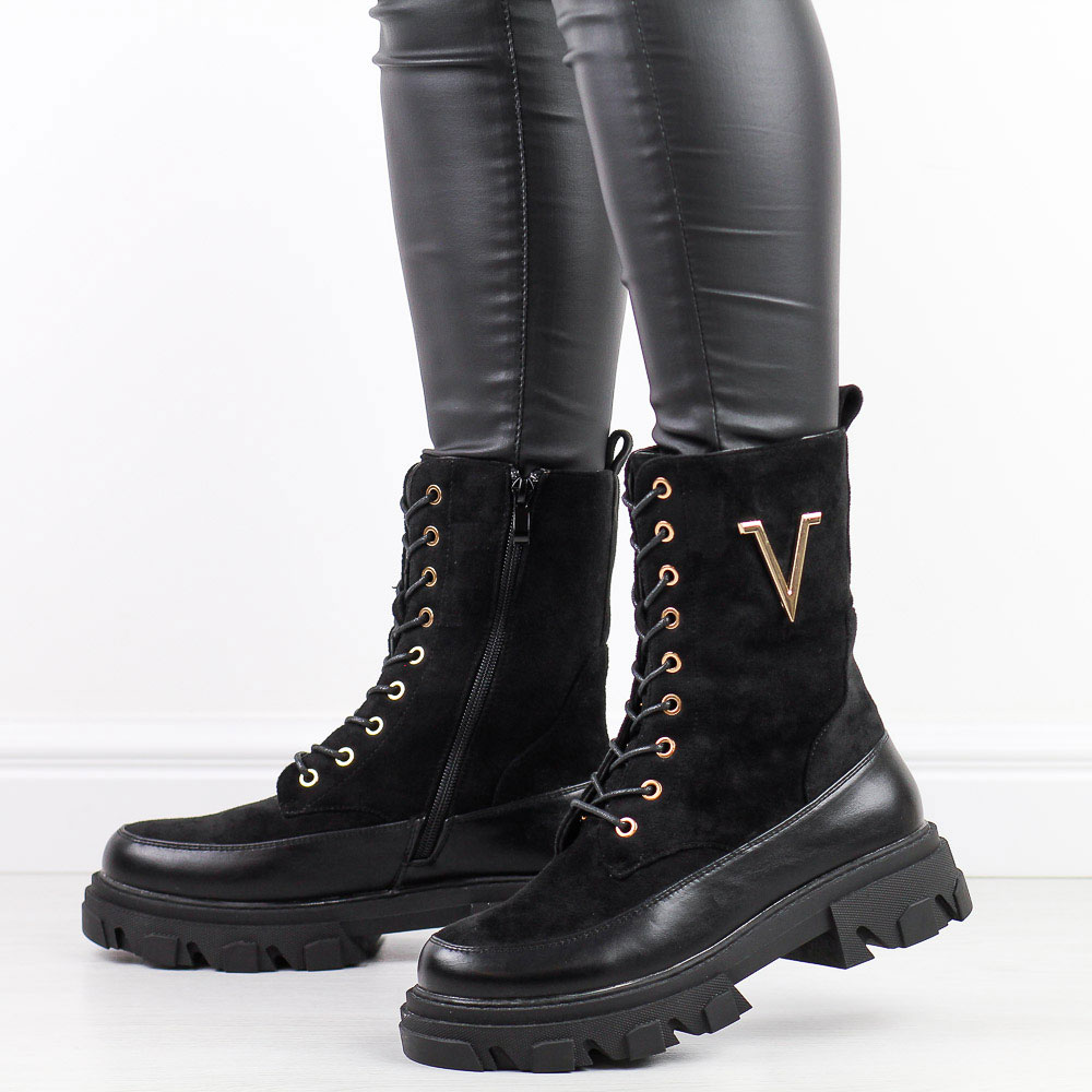 Czarne zimowe zamszowe trapery damskie, botki na traperze Jezzi 2139-37