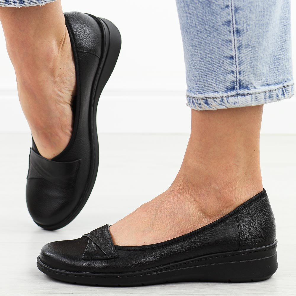 Czarne skórzane Polskie półbuty damskie Gregors 1120