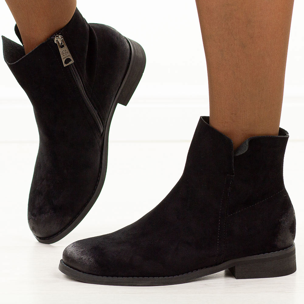 Czarne zamszowe botki damskie Vinceza 39961