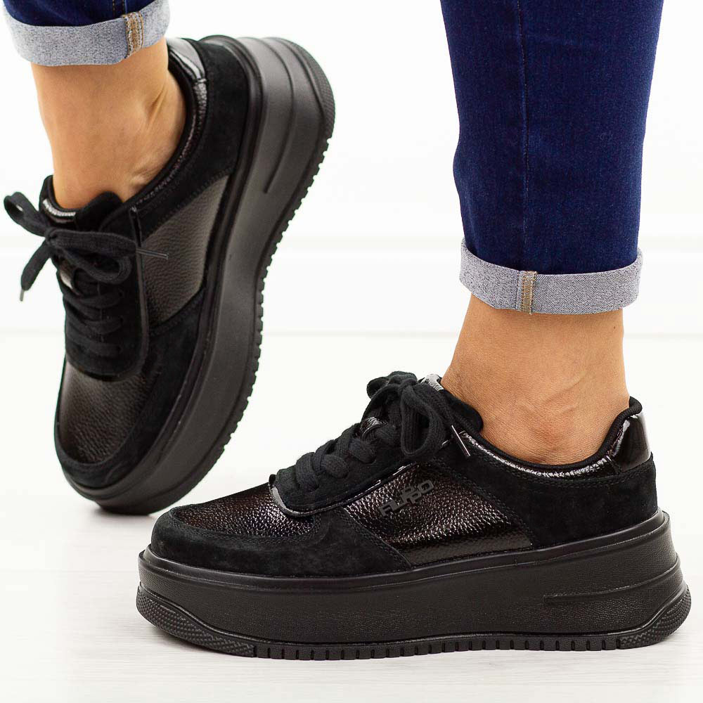 Czarne skórzane półbuty damskie Filippo Dp7124/25