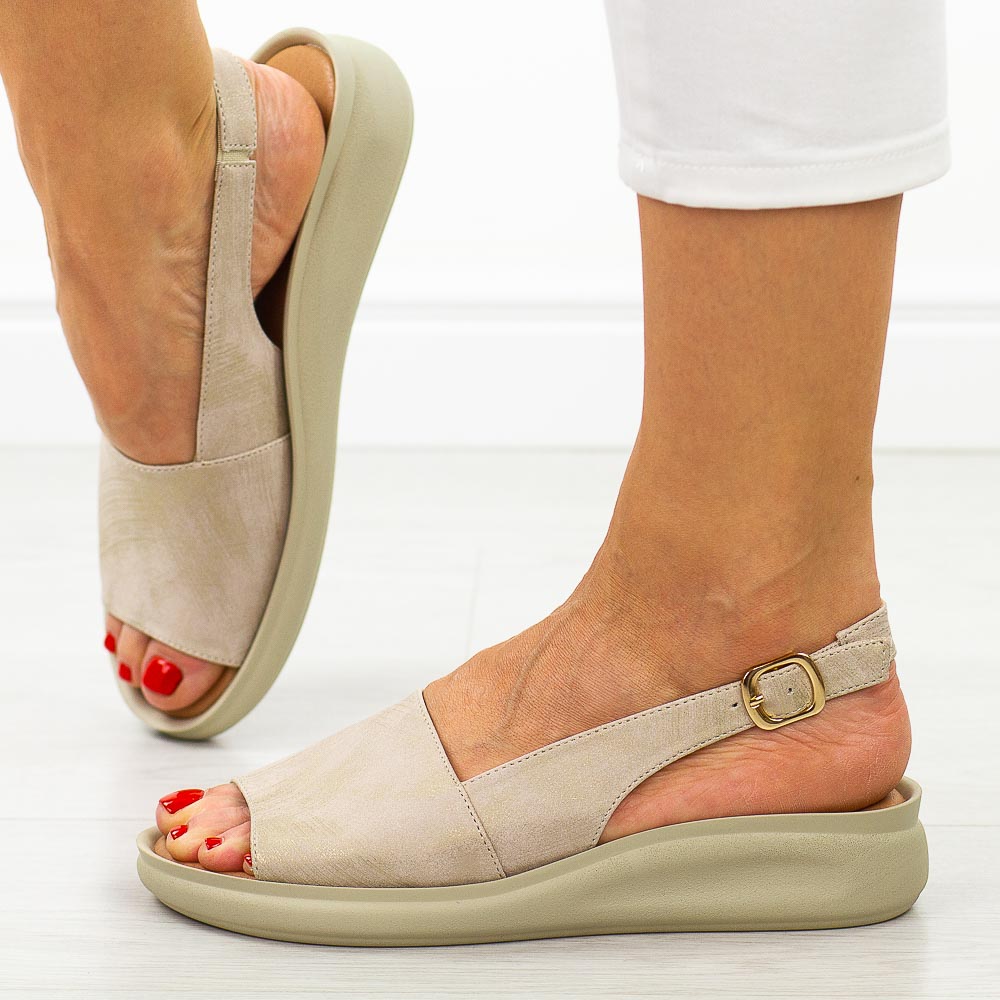 Złote płaskie sandały damskie M.Daszyński 24142-5