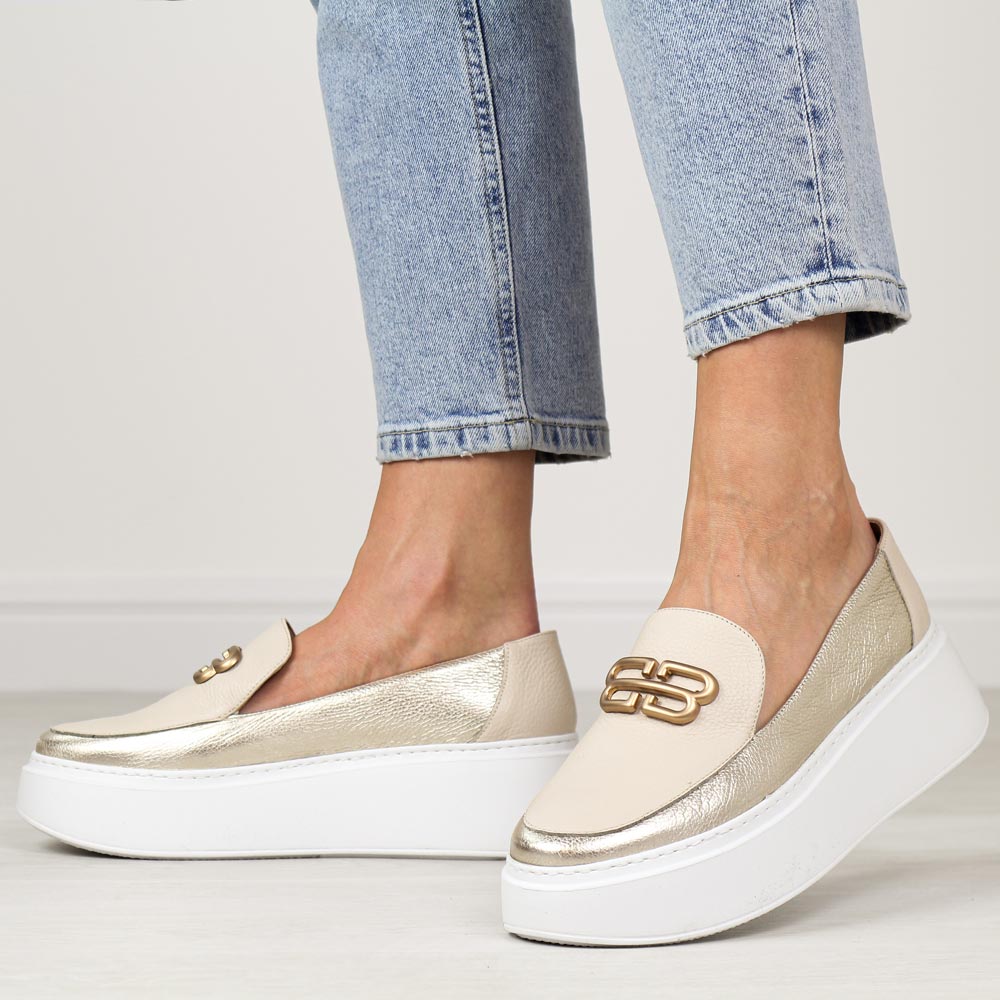 Beżowe skórzane Polskie półbuty damskie na platformie Deoni D100