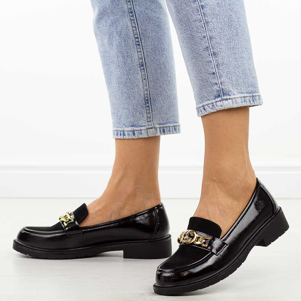 Czarne półbuty damskie S.Barski 540