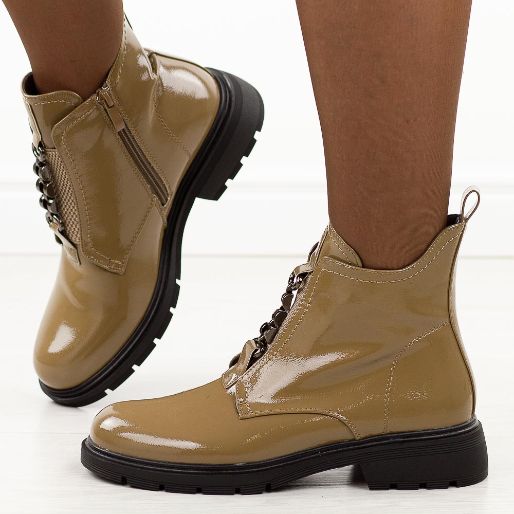 Beżowe lakierowane botki damskie Jezzi 2501-8