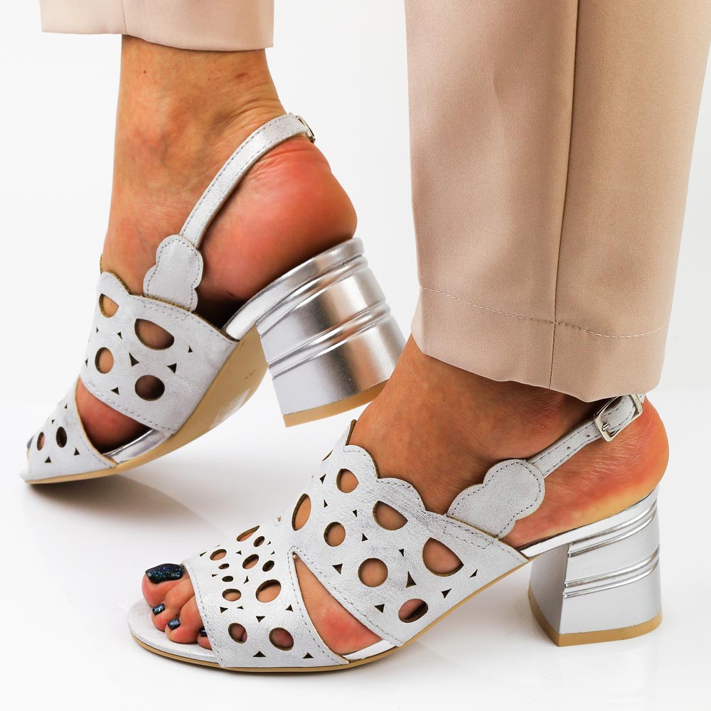 Srebrne ażurowe sandały damskie na słupku M.Daszyński 1954-13