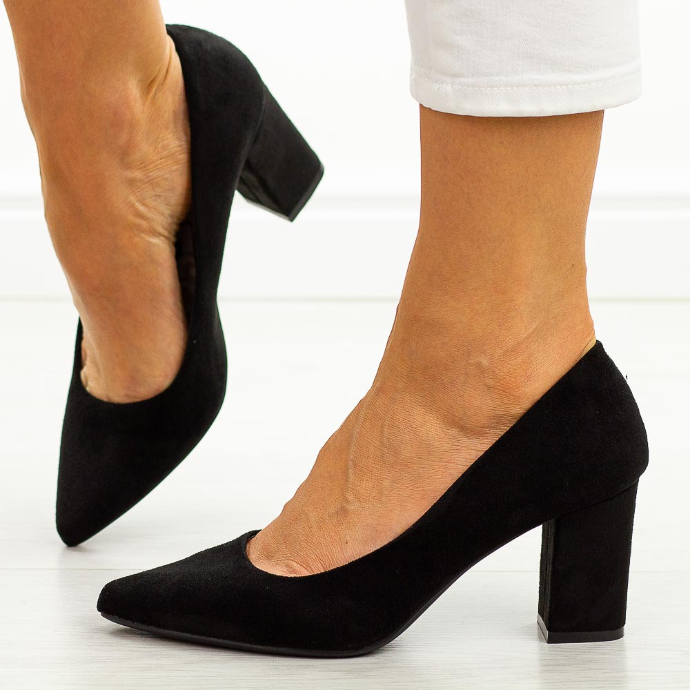 Czarne zamszowe czółenka damskie na słupku Sergio Leone Pb414