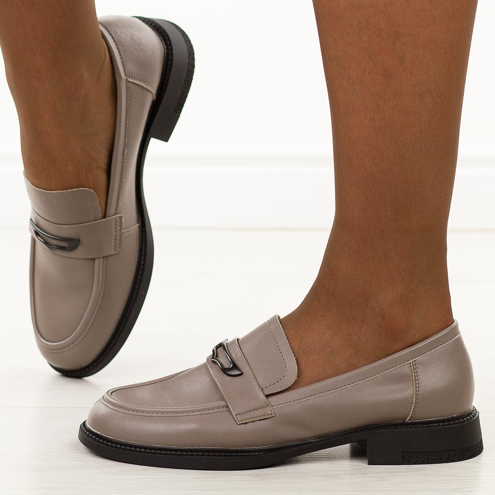 Beżowe skórzane mokasyny damskie Cambell 98317