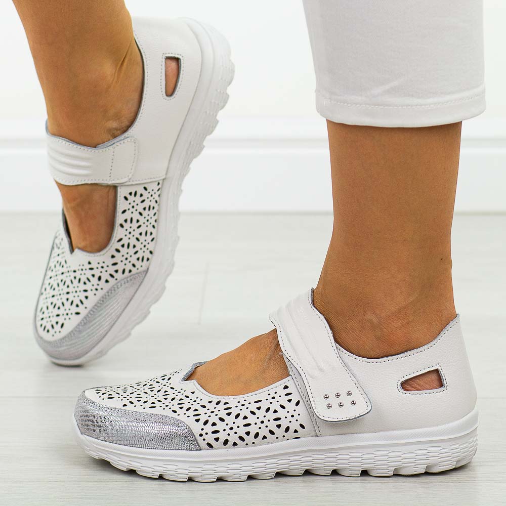 Białe ażurowe skórzane półbuty damskie Cambell 40314