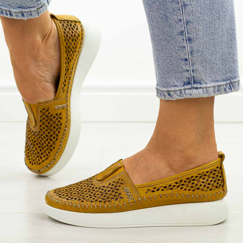 Żółte skórzane ażurowe półbuty damskie wsuwane T.Sokolski 172