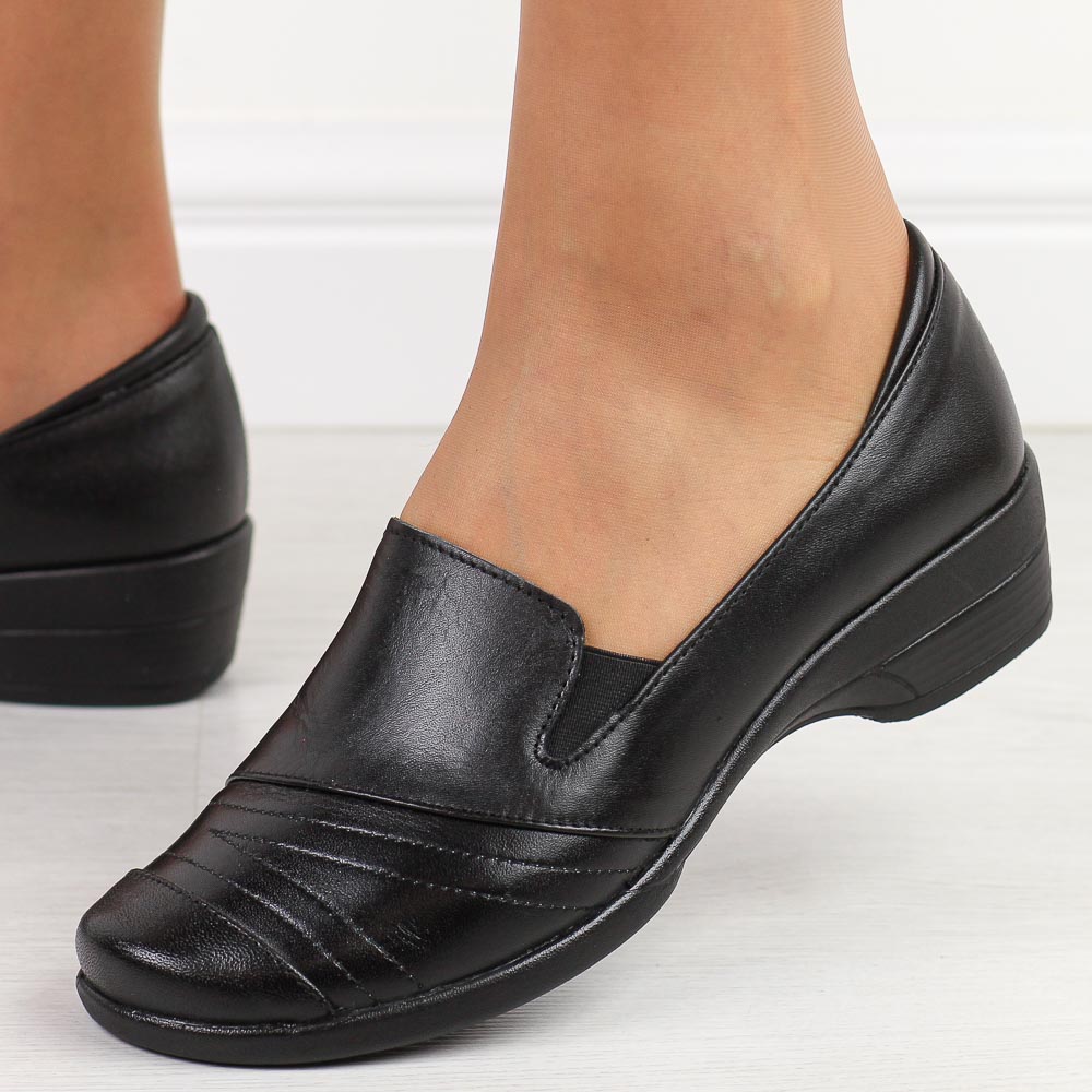 Czarne skórzane Polskie półbuty damskie Gregors 421