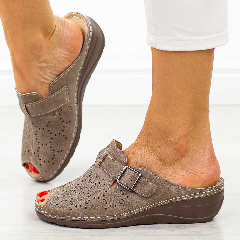 Khaki klapki damskie na koturnie Potocki 24300