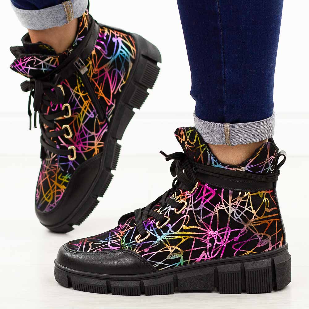 Czarne skórzane botki damskie na traperze T.Sokolski Z25-239