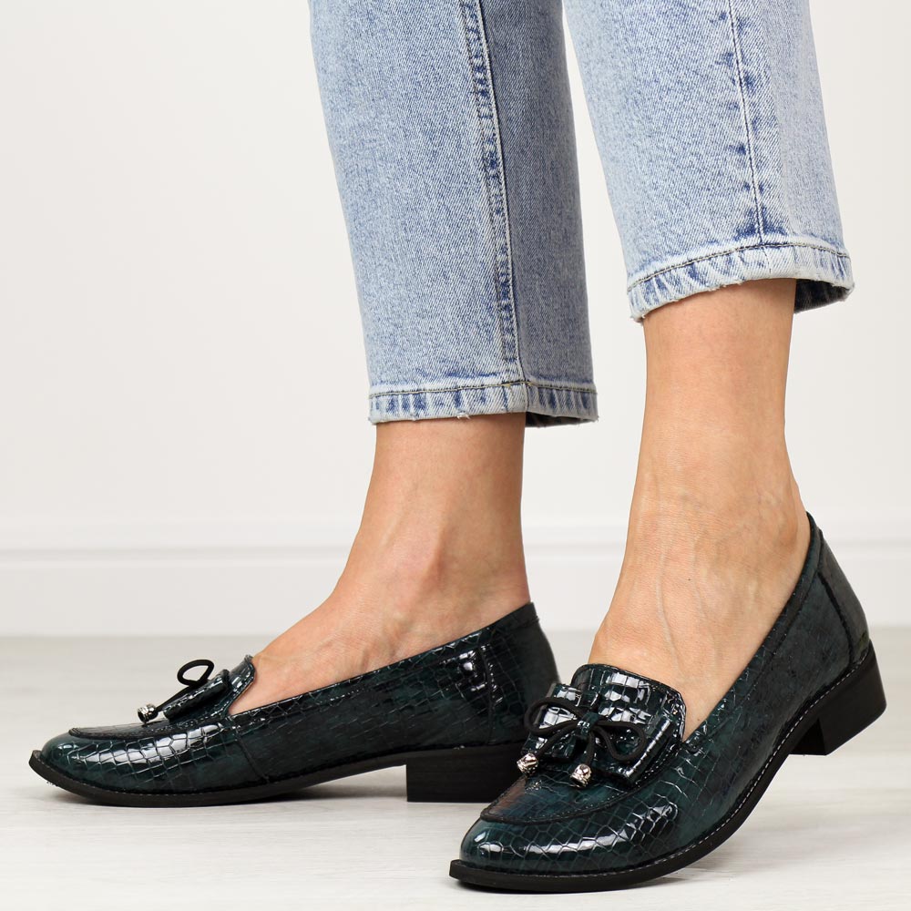 Zielone lakierowane Polskie mokasyny damskie z kokardą Deoni P126/1 Skóra Krokodyl
