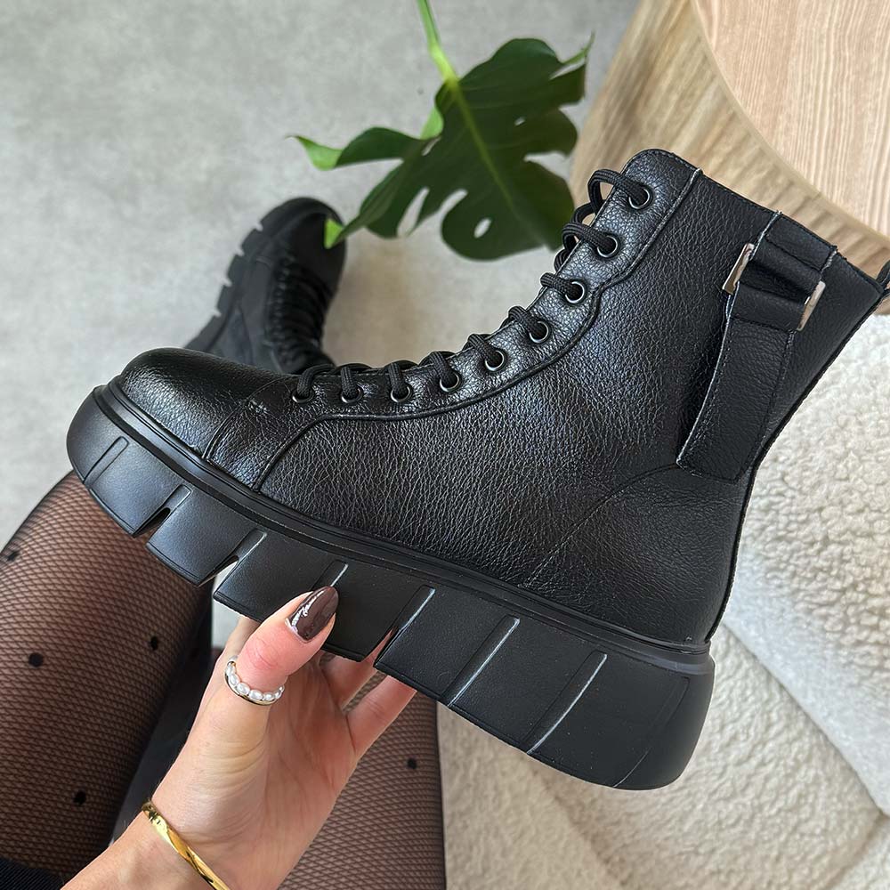 Czarne skórzane botki damskie na platformie Cambell 19339