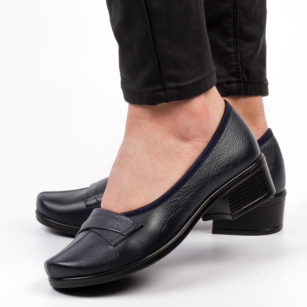 Granatowe Polskie półbuty damskie Gregors 569