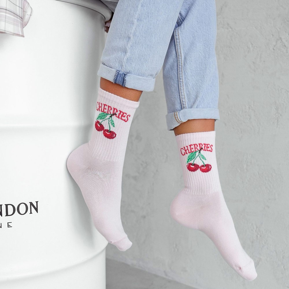 Różowe skarpetki damskie cherries 1172